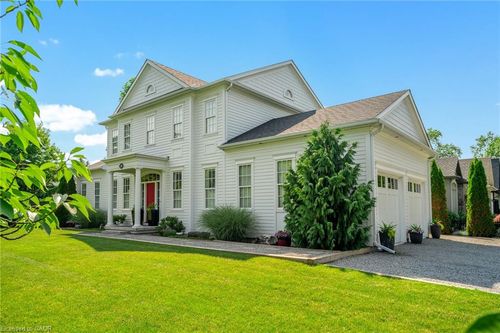 507 Mississagua St, Niagara On The Lake, ON, L0S1J0 | Card Image