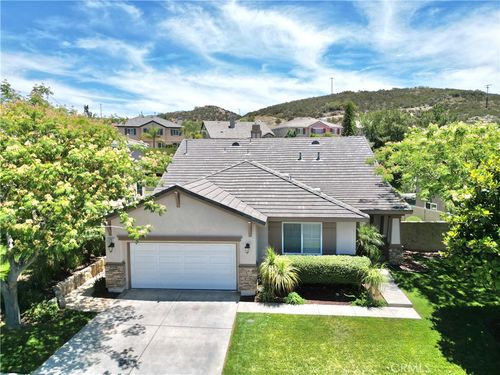 27617 Bottle Brush Way, Murrieta, CA, 92562-2546 | Card Image
