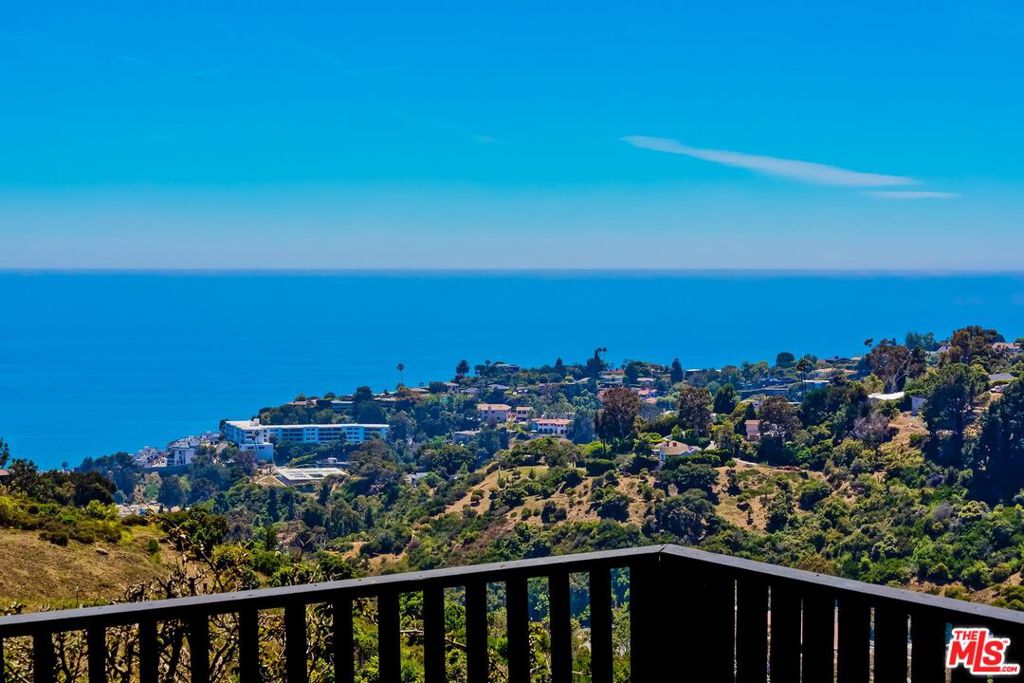 Residential Lease in Pacific Palisades 4