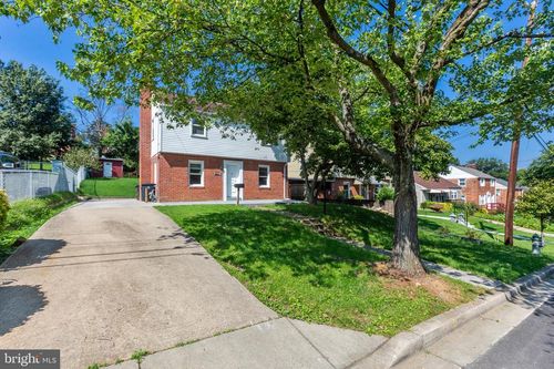 4816 Woodlawn Dr, HYATTSVILLE, MD, 20784-1476 | Card Image