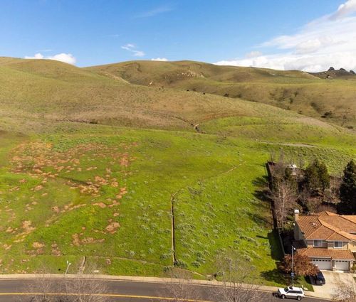 2232 Bennington Dr, Vallejo, CA, 94591-3813 | Card Image