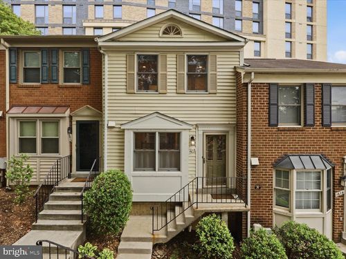 1612 Arlington Blvd, Arlington, VA, 22209-3339 | Card Image