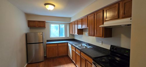 5-1890 Axtell Dr, Troy, MI, 48084-4405 | Card Image