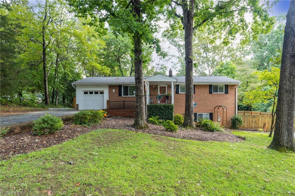 Forestdale Dr, Jamestown, NC 27282