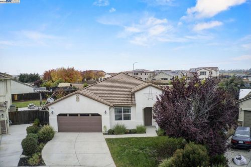 917 Talaria Ct, Oakley, CA, 94561-5085 | Card Image