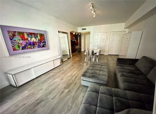 4910-475 Brickell Ave, Miami, FL, 33131-2498 | Card Image