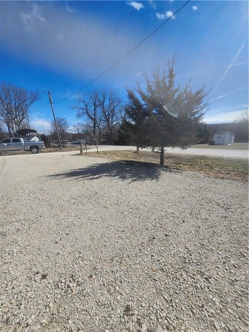 1 Scamper Ln, Linn Valley, KS, 66040-5457 | Card Image