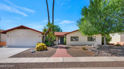201 W Paseo Del Chino, Green Valley, AZ, 85614-3738 | Card Image