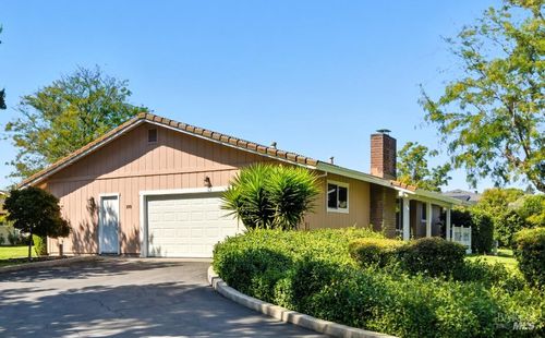 100 Vineyard Cir, Sonoma, CA, 95476-8074 | Card Image