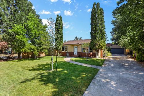 795 Ne Ochoco Ave, Prineville, OR, 97754-1232 | Card Image