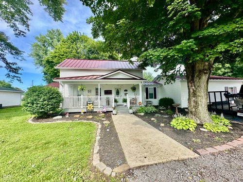 208 10th St, Covington, IN, 47932-1613 | Card Image