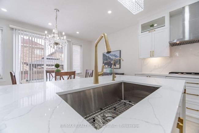 71 Vanderpool Cres, House other with 7 bedrooms, 5 bathrooms and 4 parking in Brampton ON | Image 12