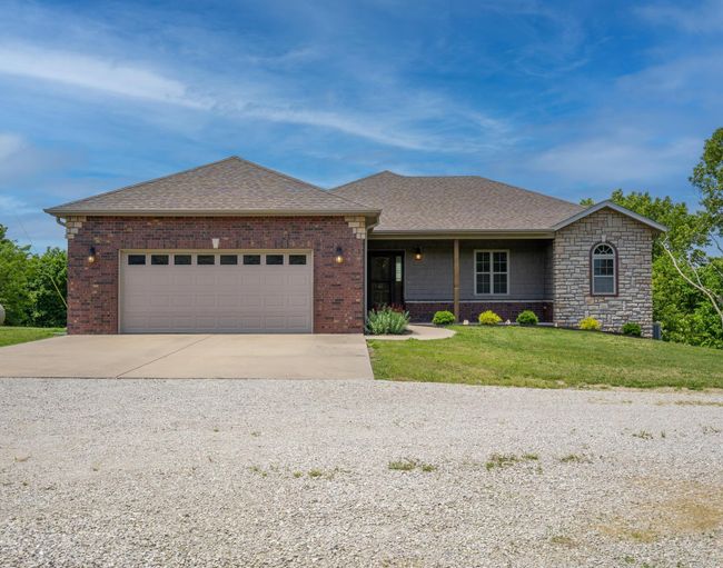 Table Rock Lake Home | Image 9