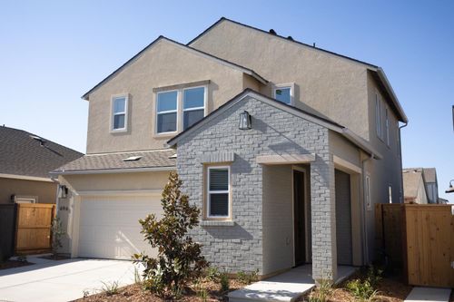 696 Grace Way, Madera, CA, 93636-6500 | Card Image