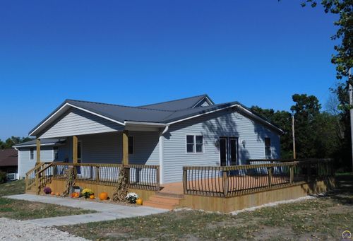 712 Idaho Ave, Holton, KS, 66436-1101 | Card Image