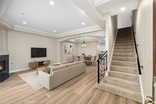 13-14535 Margate St, Sherman Oaks, CA, 91401-6025 | Card Image