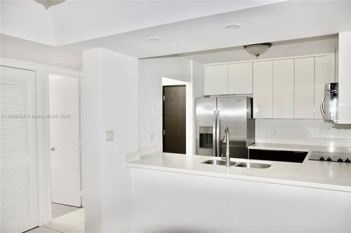 apt-3d-2901 S Bayshore Dr, Coconut Grove, FL, 33133-6018 | Card Image