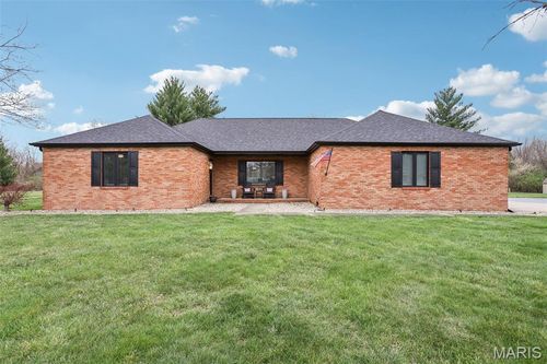 74 Horseshoe Ln, Litchfield, IL, 62056-4301 | Card Image