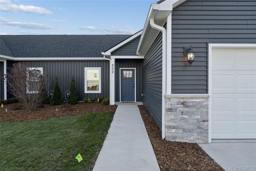 232 Marion Oaks Dr, Howell, MI, 48843-5807 | Card Image