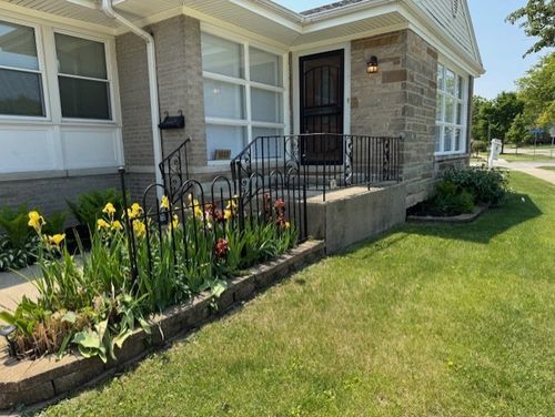 1841 Hawthorne Ave, Westchester, IL, 60154-4358 | Card Image