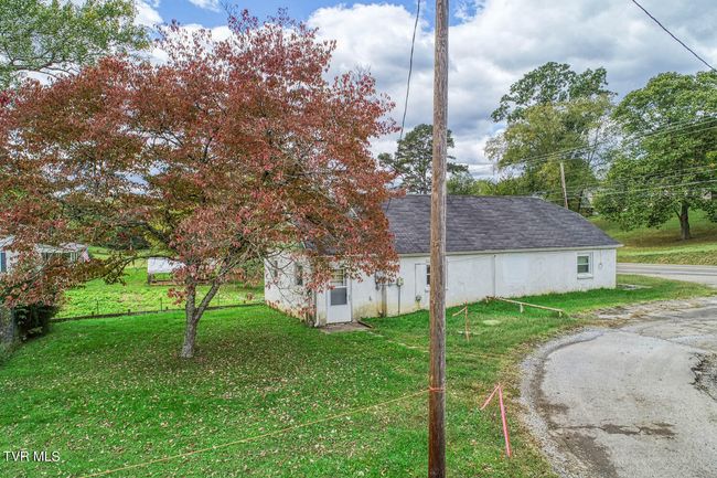 2114 Main St, House other with 3 bedrooms, 1 bathrooms and null parking in Surgoinsville TN | Image 6