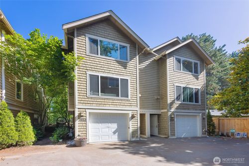 a-2511 Ne 125th St, Seattle, WA, 98125-4248 | Card Image