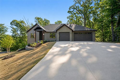 11 Hexham Dr, Bella Vista, AR, 72715-6720 | Card Image
