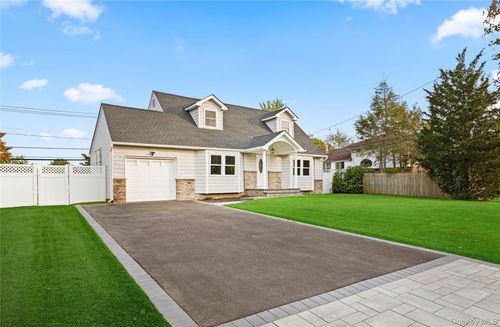 3 Ramsey Rd, Commack, NY, 11725-1101 | Card Image