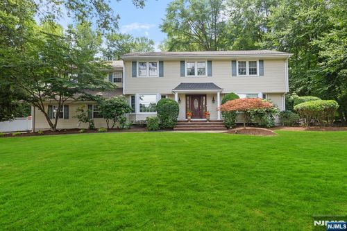 108 Logan Ln, Wyckoff, NJ, 07481-3430 | Card Image