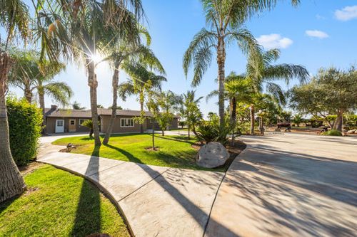 38368 Road 132, Cutler, CA, 93615-9757 | Card Image