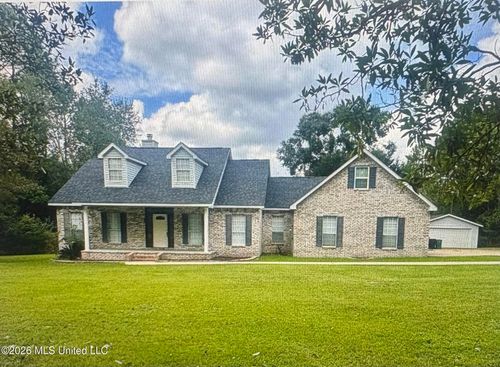 14081 Woodland Hills Dr, Biloxi, MS, 39532-7616 | Card Image