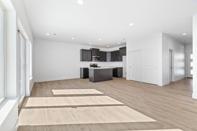 1140 S Underwood Pl, Home with 0 bedrooms, 0 bathrooms and null parking in Kennewick WA | Image 4
