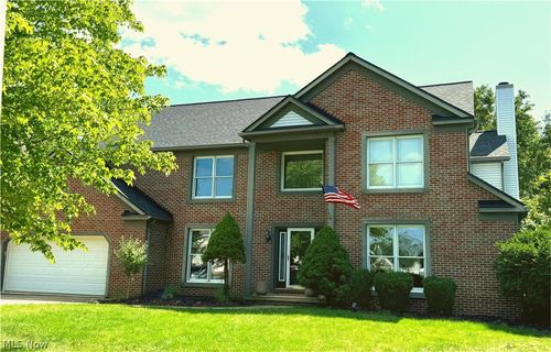 242 Ravenshollow Dr, Cuyahoga Falls, OH, 44223-2895 | Card Image