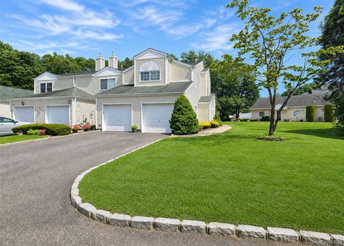 333 Prairie Ct, Manorville, NY, 11949-2654 | Card Image