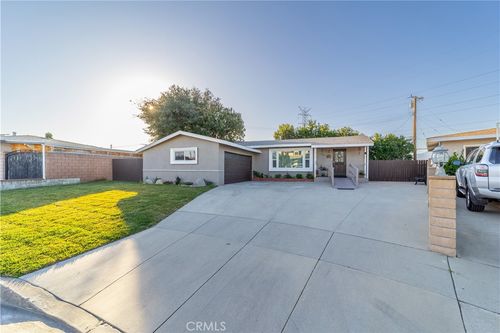 5441 N Ranger Dr, Covina, CA, 91722-1952 | Card Image