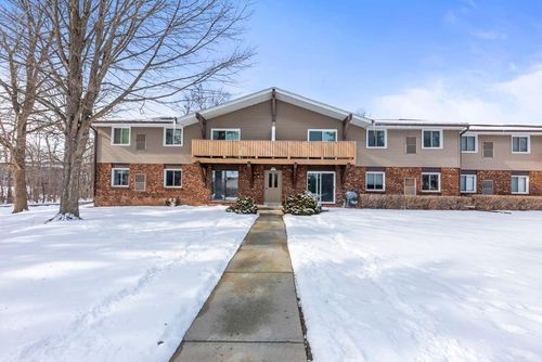 1-W158N11137 Legend Avenue, Germantown, WI, 53022 | Card Image