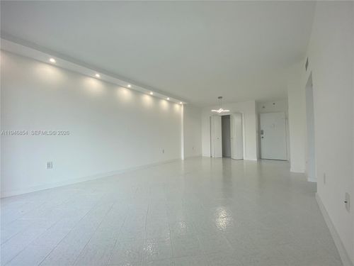 apt-929-400 Kings Point Dr, Sunny Isles Beach, FL, 33160-5305 | Card Image