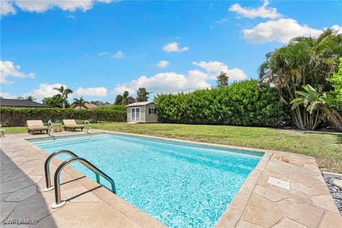 243 Willowick Dr, NAPLES, FL, 34110-1361 | Card Image