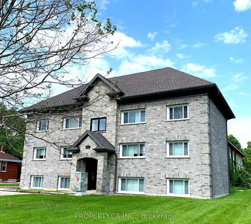 226 Clarke Street N, Woodstock, ON, N4S7M7 | Card Image