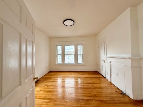 apt-2-28 Brook St, Manchester, NH, 03104-4185 | Card Image