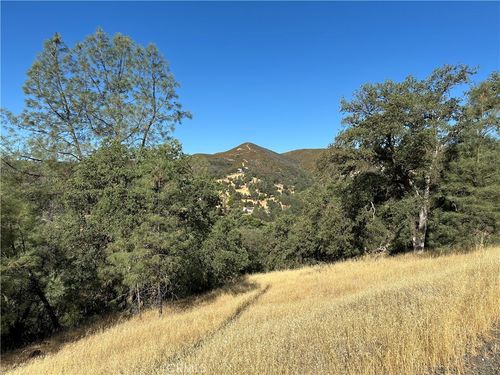 3265 Wolf Creek Rd, Clearlake Oaks, CA, 95423-9569 | Card Image