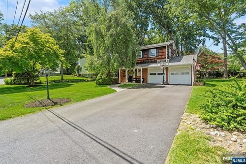 241 Ellin Dr, Park Ridge, NJ, 07656-2503 | Card Image