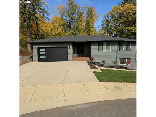 8126 Se 145th Ct, Portland, OR, 97236-5384 | Card Image