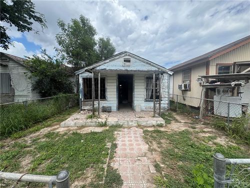 303 E 2nd St, San Juan, TX, 78589-3011 | Card Image