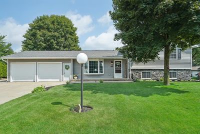 208 Sunset Drive, Home with 3 bedrooms, 2 bathrooms and null parking in Dane WI | Image 1