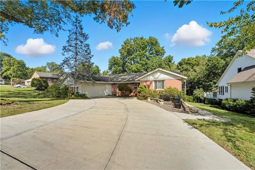 604 Rankin Rd, Independence, MO, 64055-1735 | Card Image