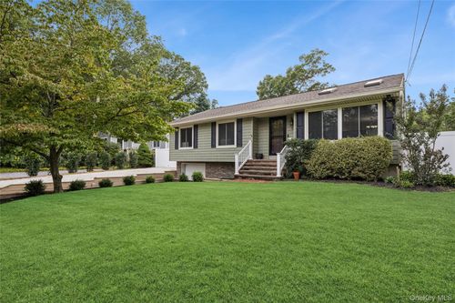 6 Rosewood Rd, Rocky Point, NY, 11778-8732 | Card Image