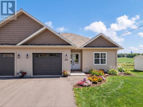 285 Greenwood Dr, Summerside, PE, C1N0E5 | Card Image
