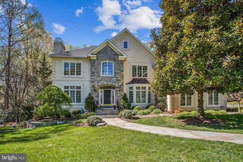 2992 Westhurst Ln, Oakton, VA, 22124-1739 | Card Image