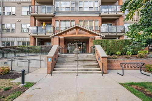 318-20219 54a Ave, Langley, BC, V3A0C7 | Card Image